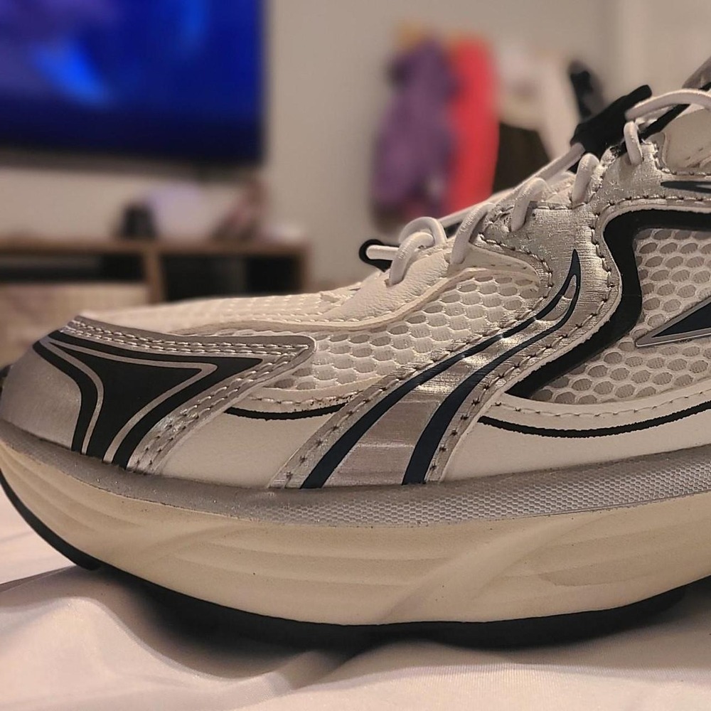 Avia Women Running Shoes White Silver Green Black Y2K Athletic Sneakers Size 8